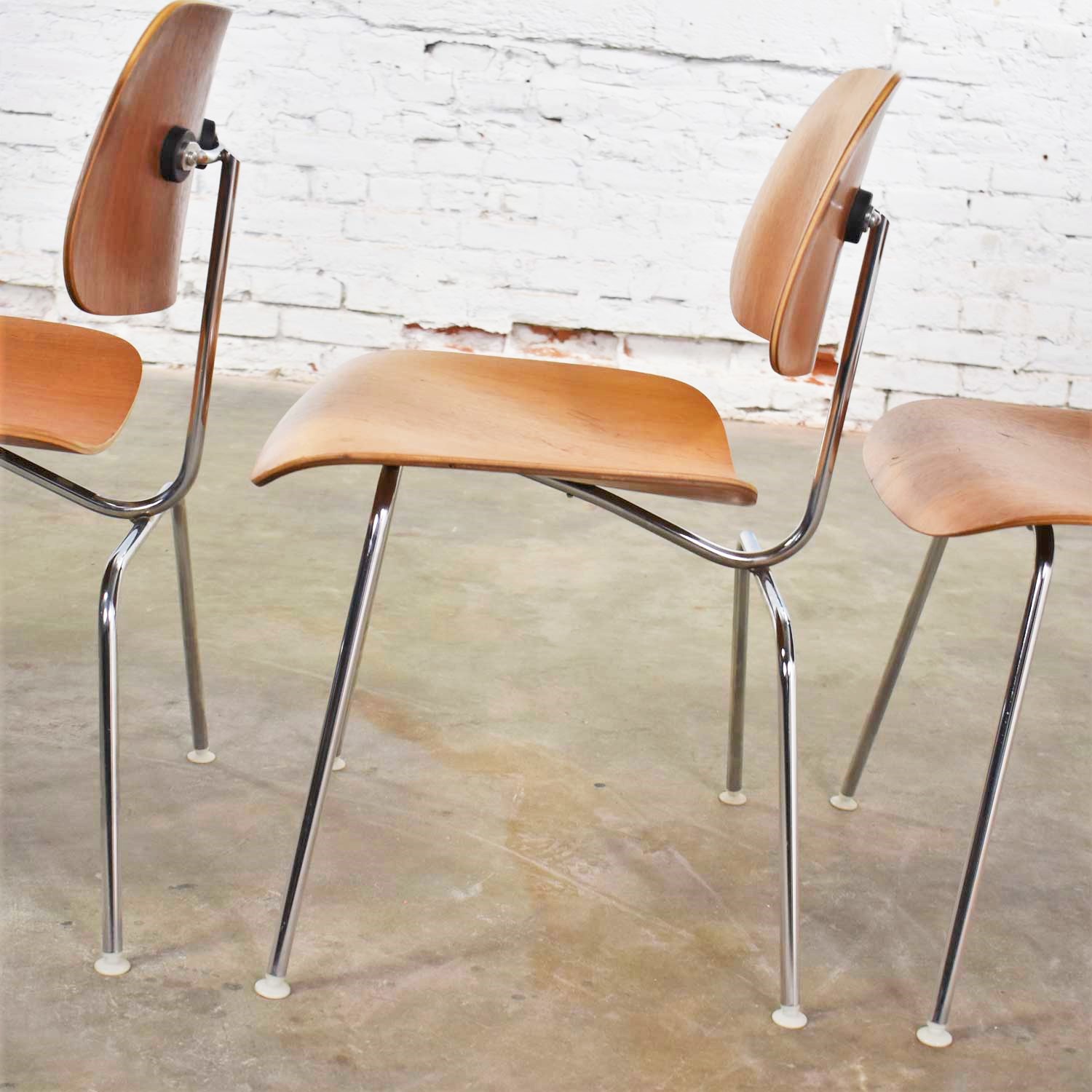 Vintage Mid Century Modern Eames DCM Dining Chairs for Herman Miller Set of 4