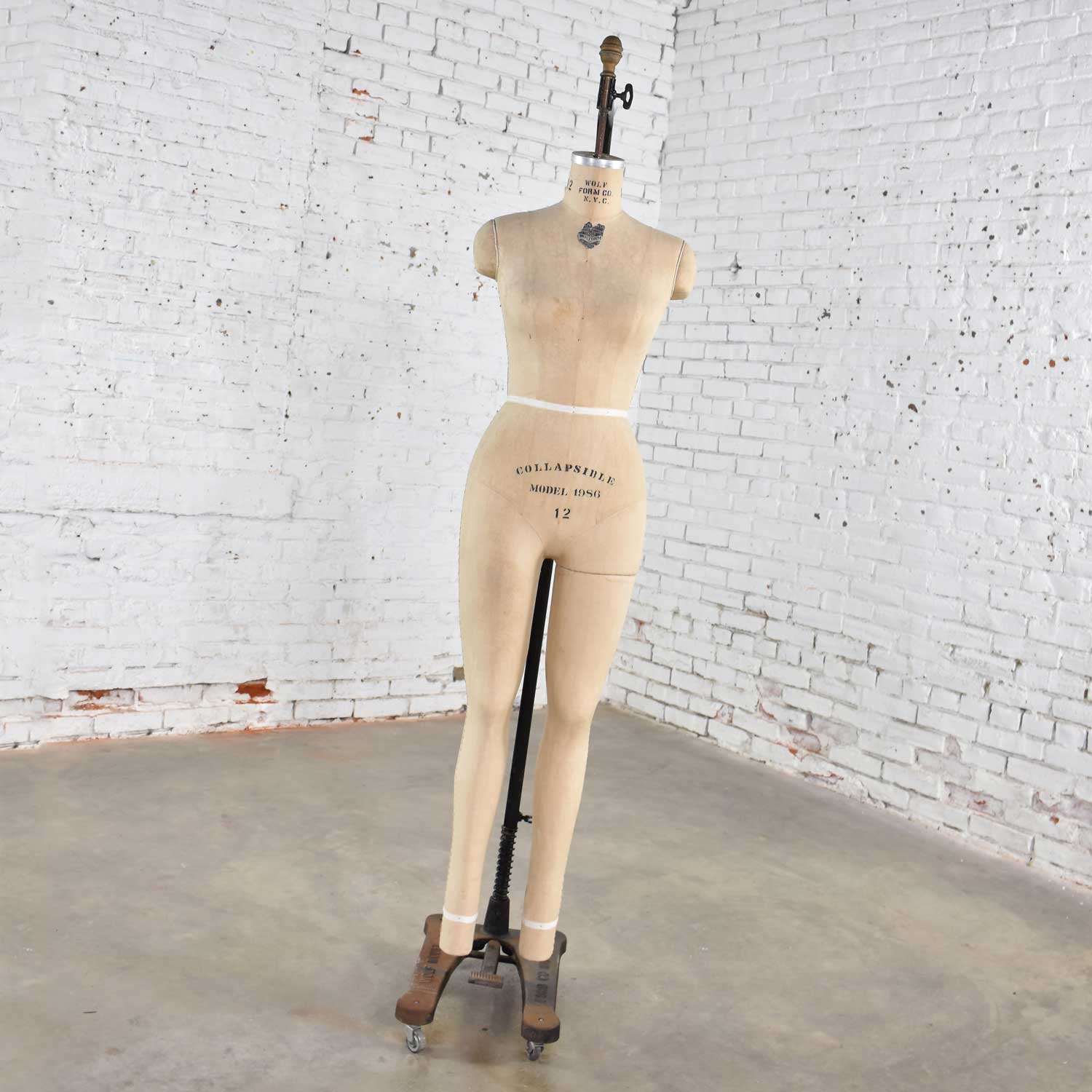 Vintage Wolfform Co. Female Mannequin Full Body Dress Form 1986-12 Cast Iron Base