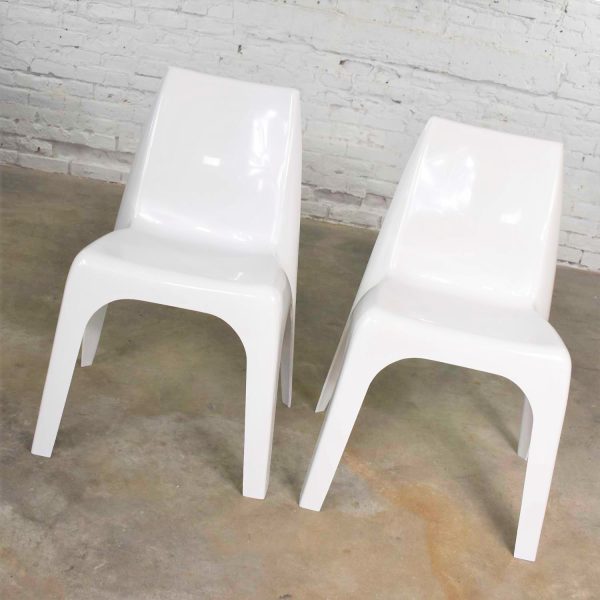 Pair Vintage Modern White Molded Plastic Chairs Style of Kartell 4850 by Castiglioni et al