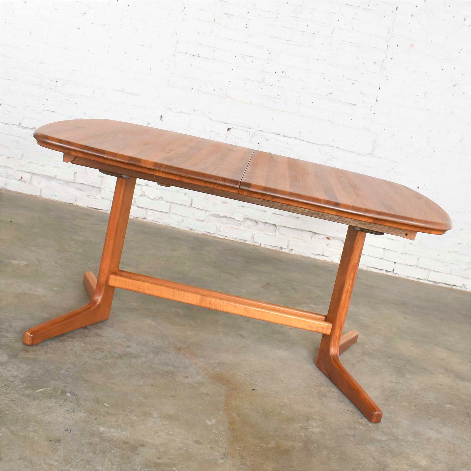 Vintage Scandinavian Modern Teak Oval Expanding Dining Table Attributed to Dyrlund 2 Leaves