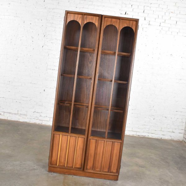 Keller Furniture MCM Lighted Display Cabinet Bookcase Style of Broyhill Brasilia & Kent Coffey