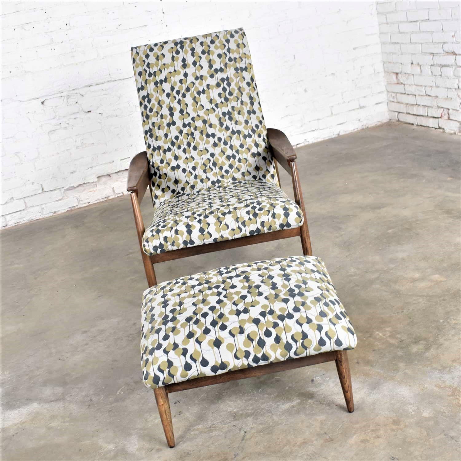 MCM Scandinavian Modern Style High Back Lounge Chair & Ottoman Attributed to Home Chair Company 1950-1960