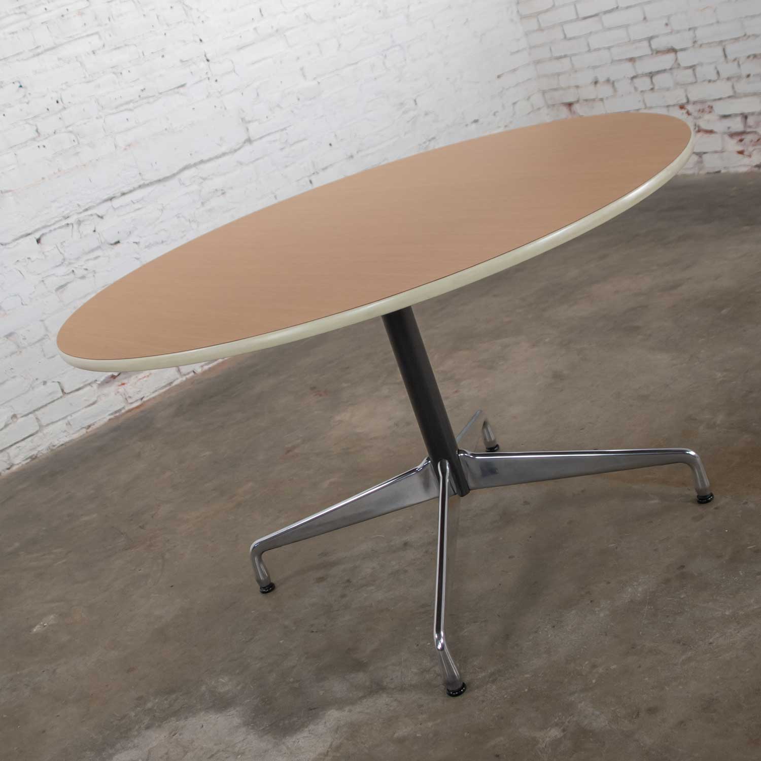 Eames Herman Miller Round Tables Universal Base Wood Grain