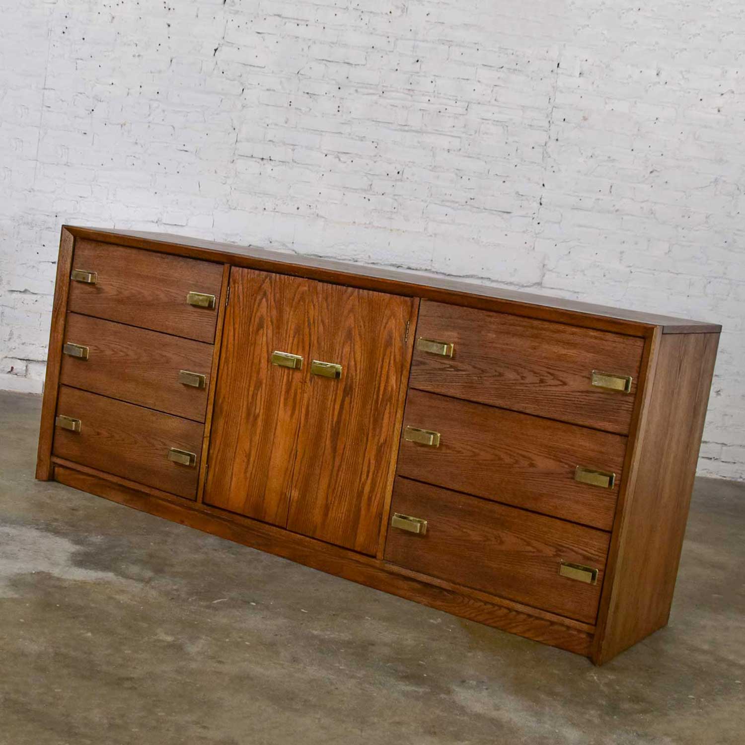 Bassett Modern Credenza Buffet Dresser in Medium Tone Finish with Brass  Plate Hardware