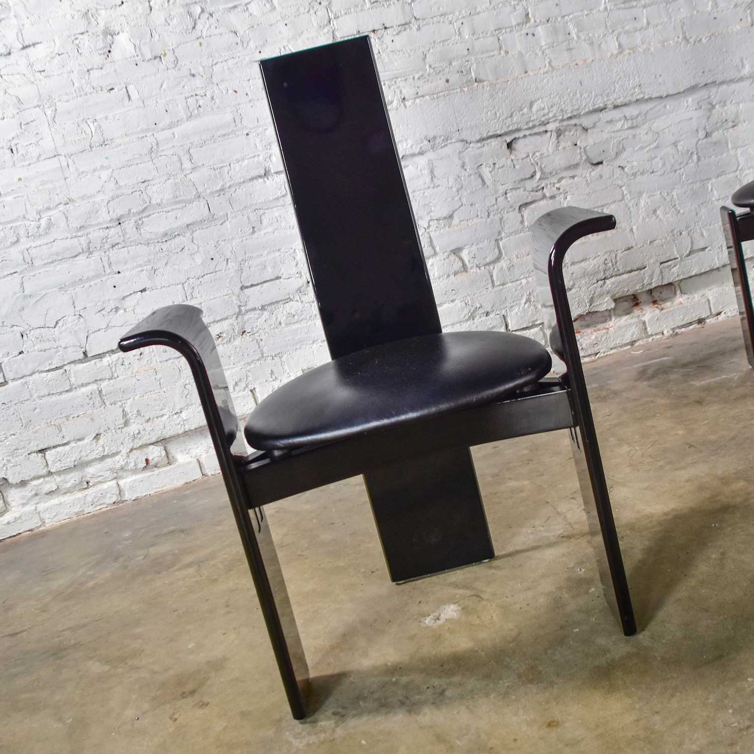 Italian Postmodern Black Lacquered Dining Chairs Attributed to Pietro Costantini Set of 8
