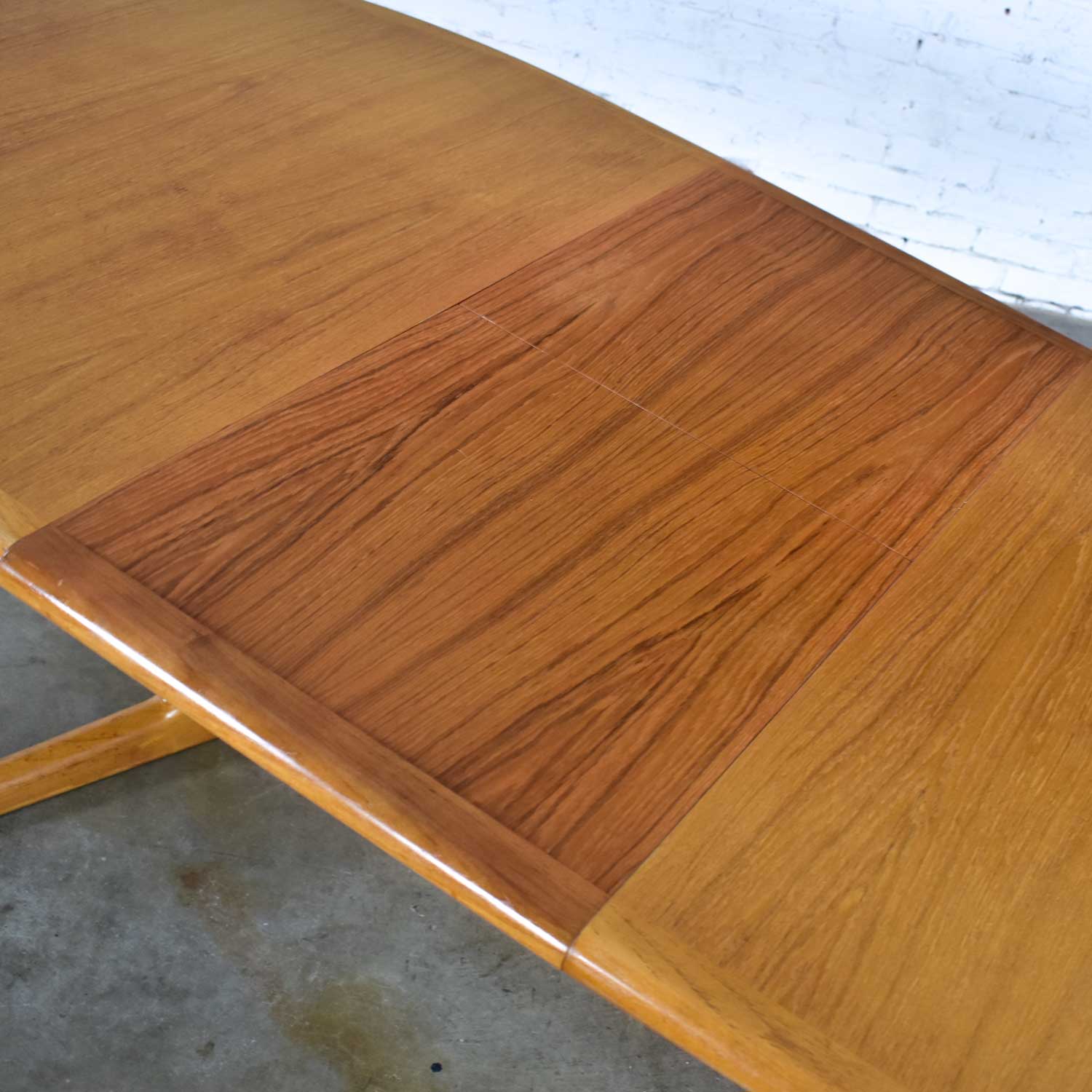 Scandinavian Modern Teak Oval Dining Table with Integral Leaf Style Dyrlund