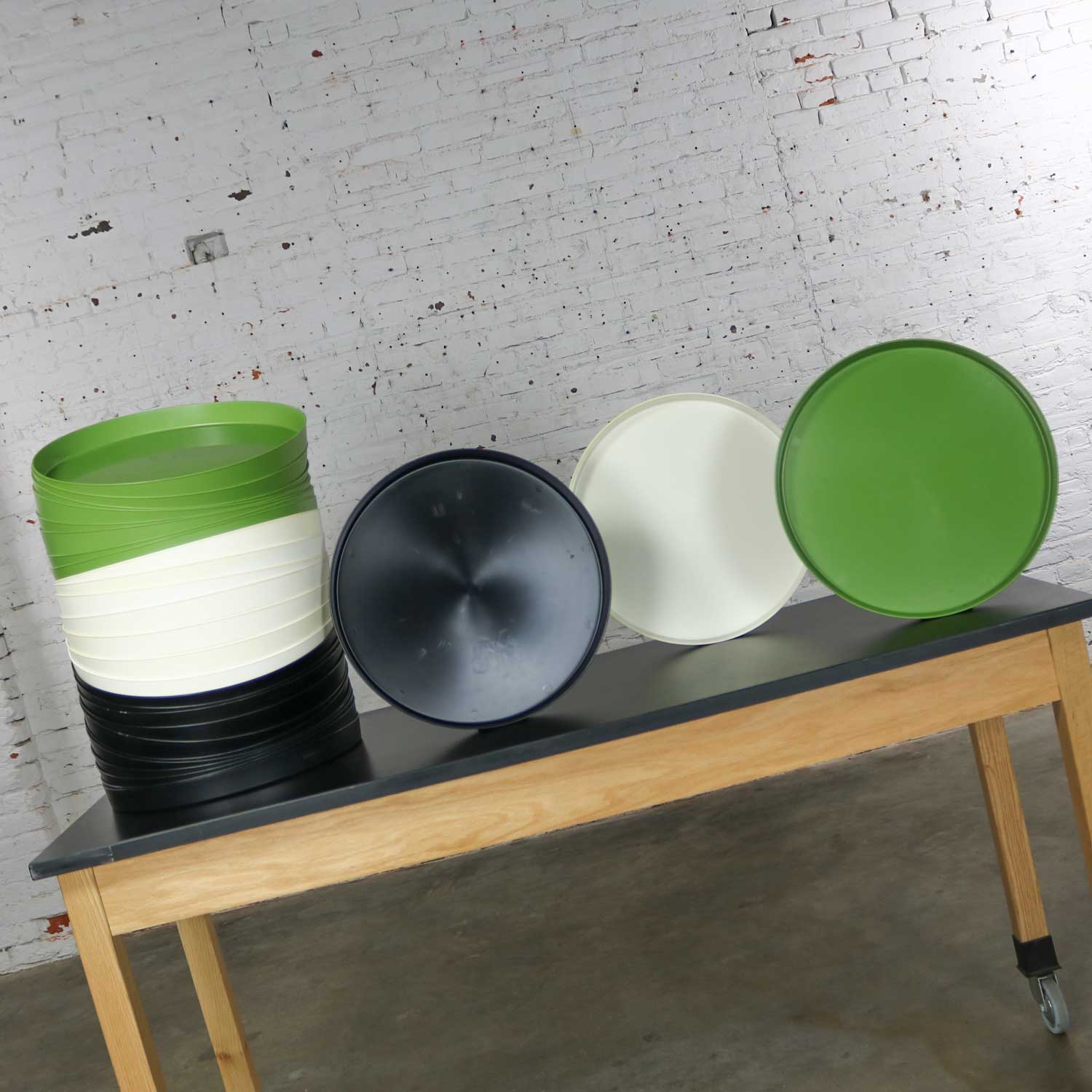 Mid Century Modern Trays Round Avocado Green Plastic Splatter Platters by Sabe’s
