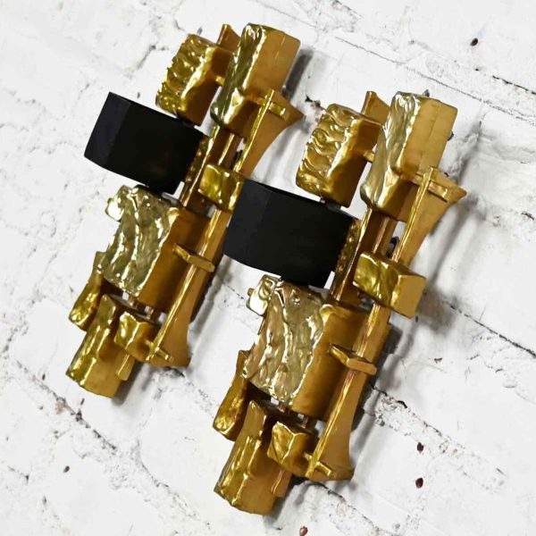 Mid-Century Modern Brutalist Plastic Wall Sconces Model #4050 by Dart Industries, a Pair