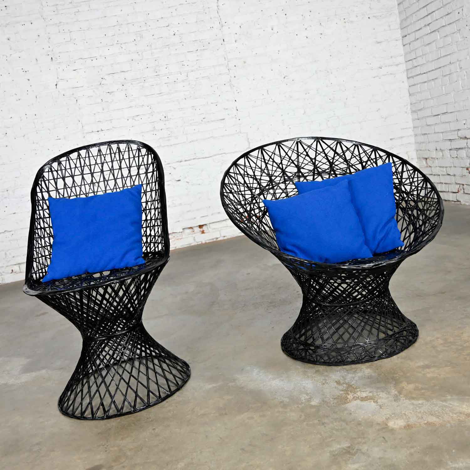 Mid-Century Modern Spun Fiberglass Outdoor Chairs Mismatched Pair 1 Slipper & 1 Hoop Chair