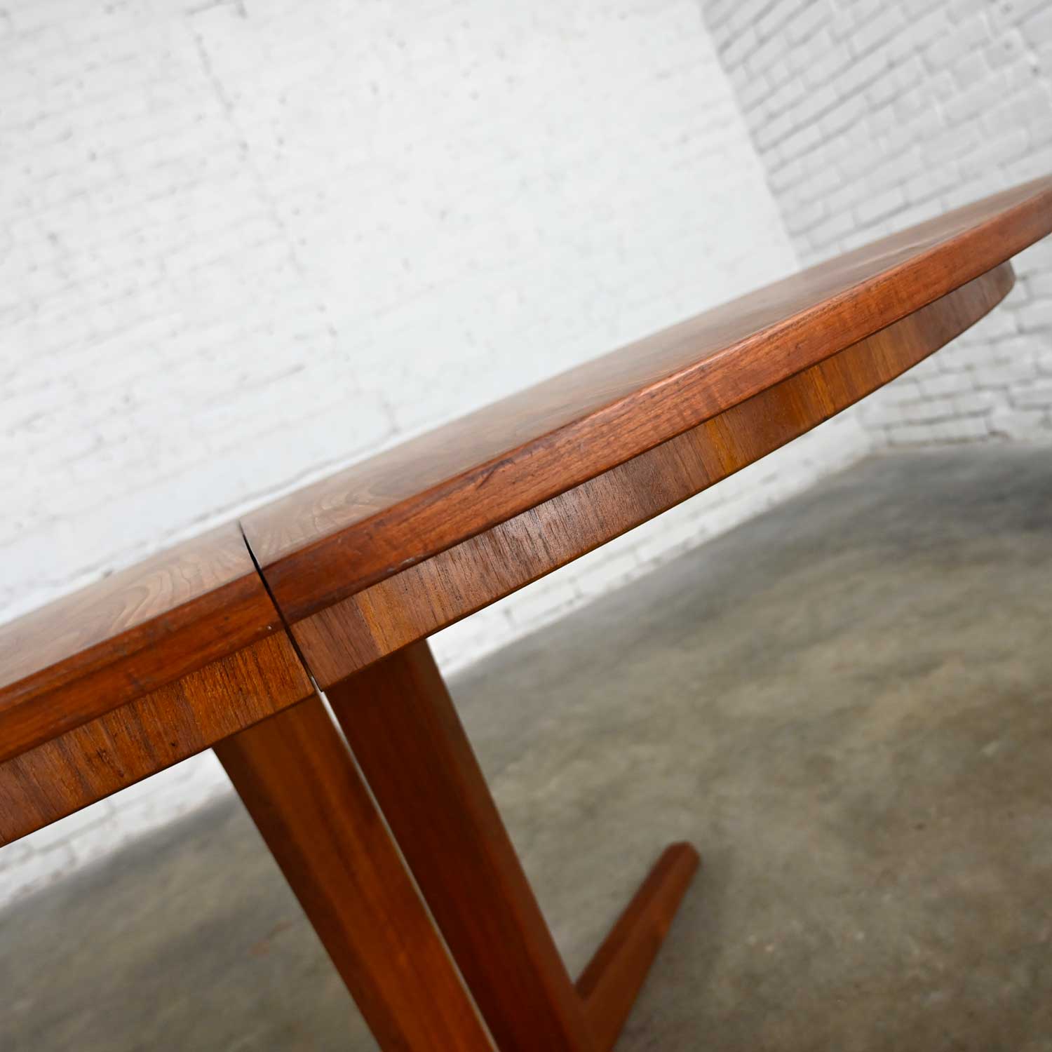 Scandinavian Modern Teak Oval Dining Table #410 Pedestal Base Attributed to Bernhard Pedersen & Son 2 Leaves