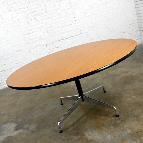 Vintage MCM Eames for Herman Miller Natural Oak Veneer 60 Inch Diameter Round Top Black & Aluminum Universal Base Table