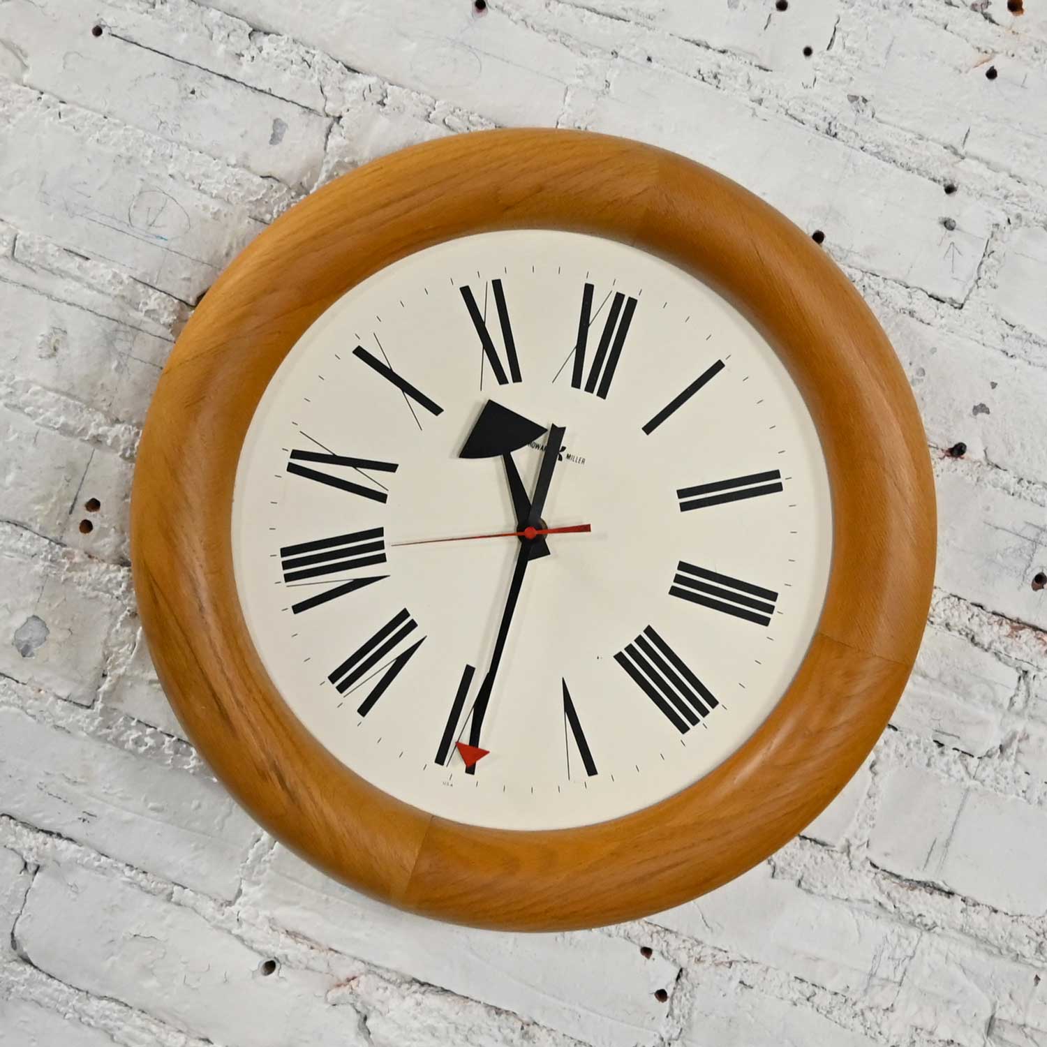 Vintage Stationmaster #611 Round Natural Oak Wall Clock by Arthur Umanoff for Howard Miller Clocks