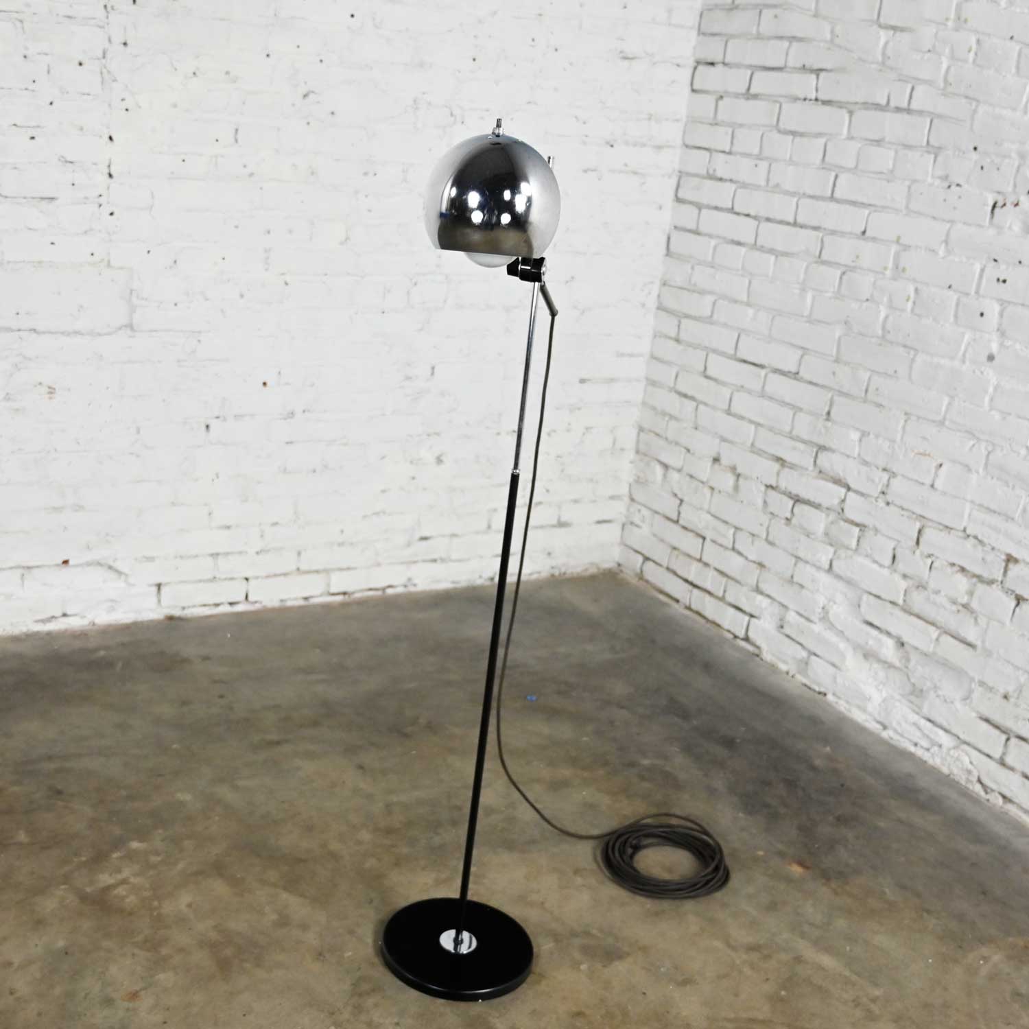 MCM Orbital Chrome Ball Adjustable Floor Lamp Attributed to the Eyeball Lamp by Robert Sonneman