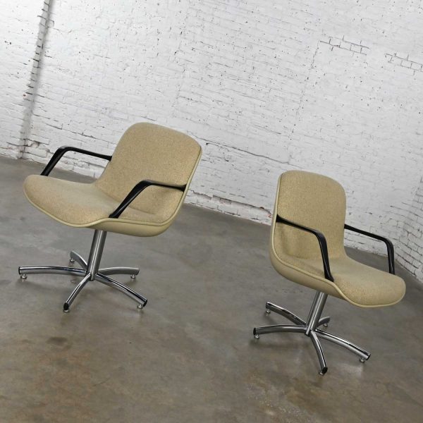 Modern Steelcase Model 451 5 Prong Chrome Base Oatmeal Fabric Office Chairs Style Charles Pollock a Pair