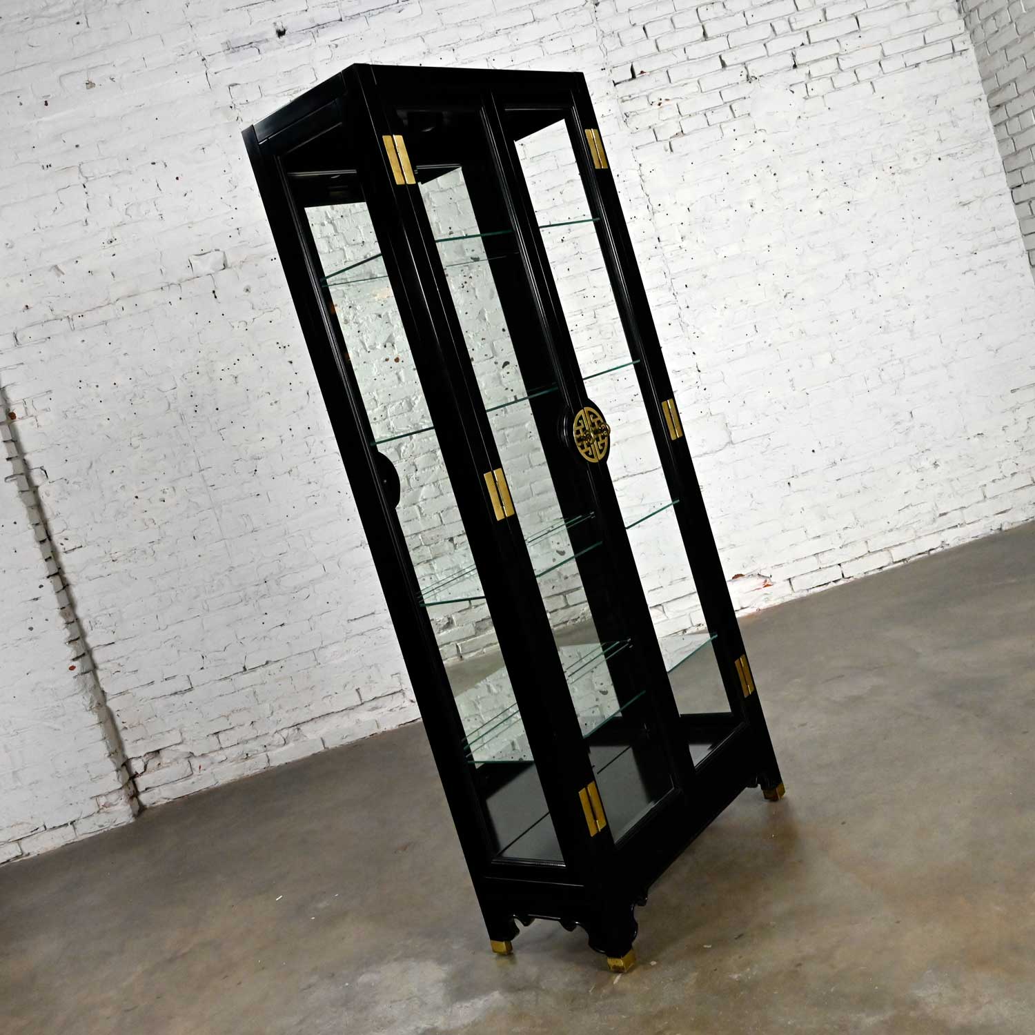 Vintage Chinoiserie Black Display Cabinet Vitrine with Mirrored Back & Brass Plated Details by American of Martinsville