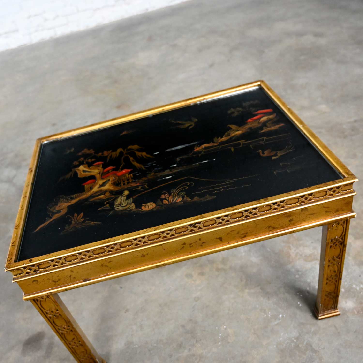 Vintage Chinoiserie Hand Painted Scene & Carved Gilt Wood Glass Insert End Table by Heritage Furniture
