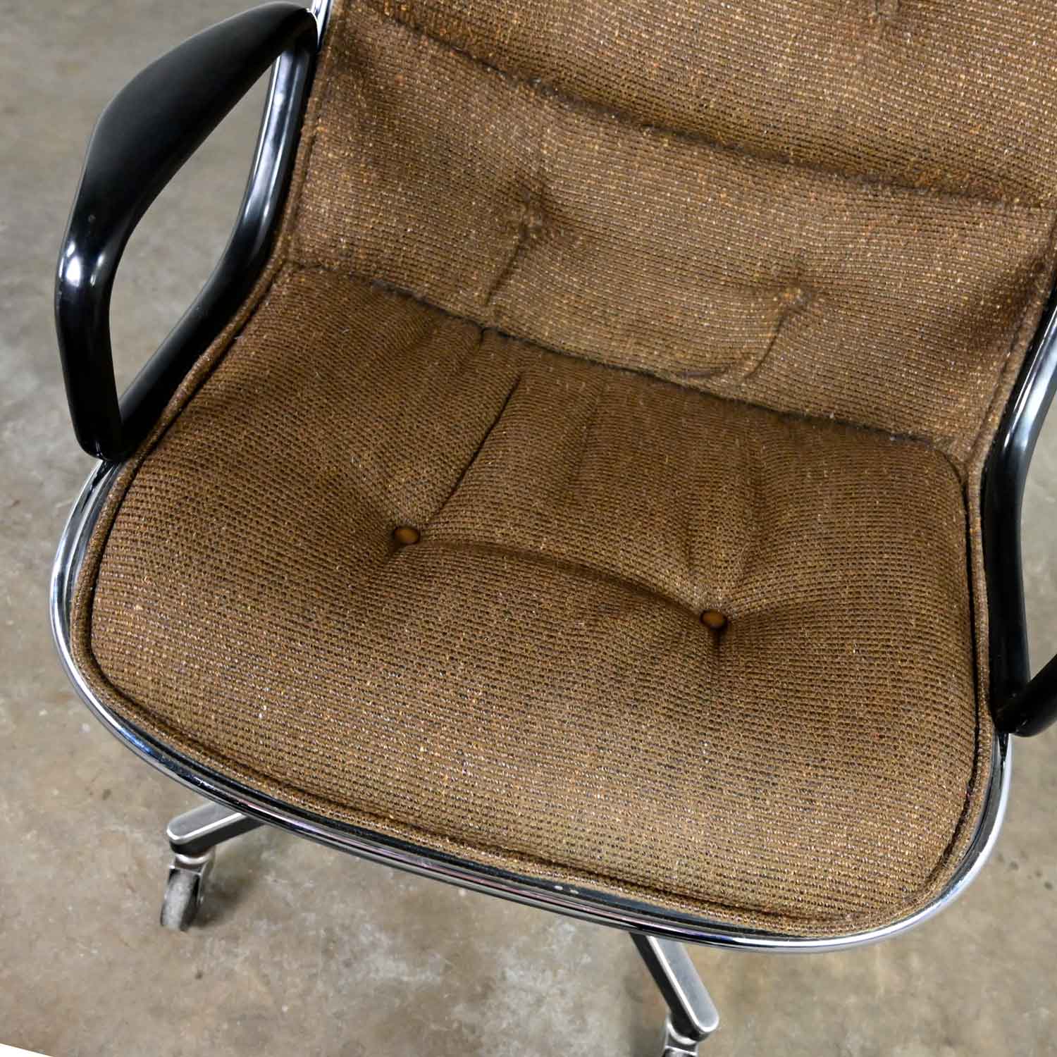 Executive Armchair by Charles Pollock for Knoll Brown Tweed Hopsacking 4 Prong Base with Casters
