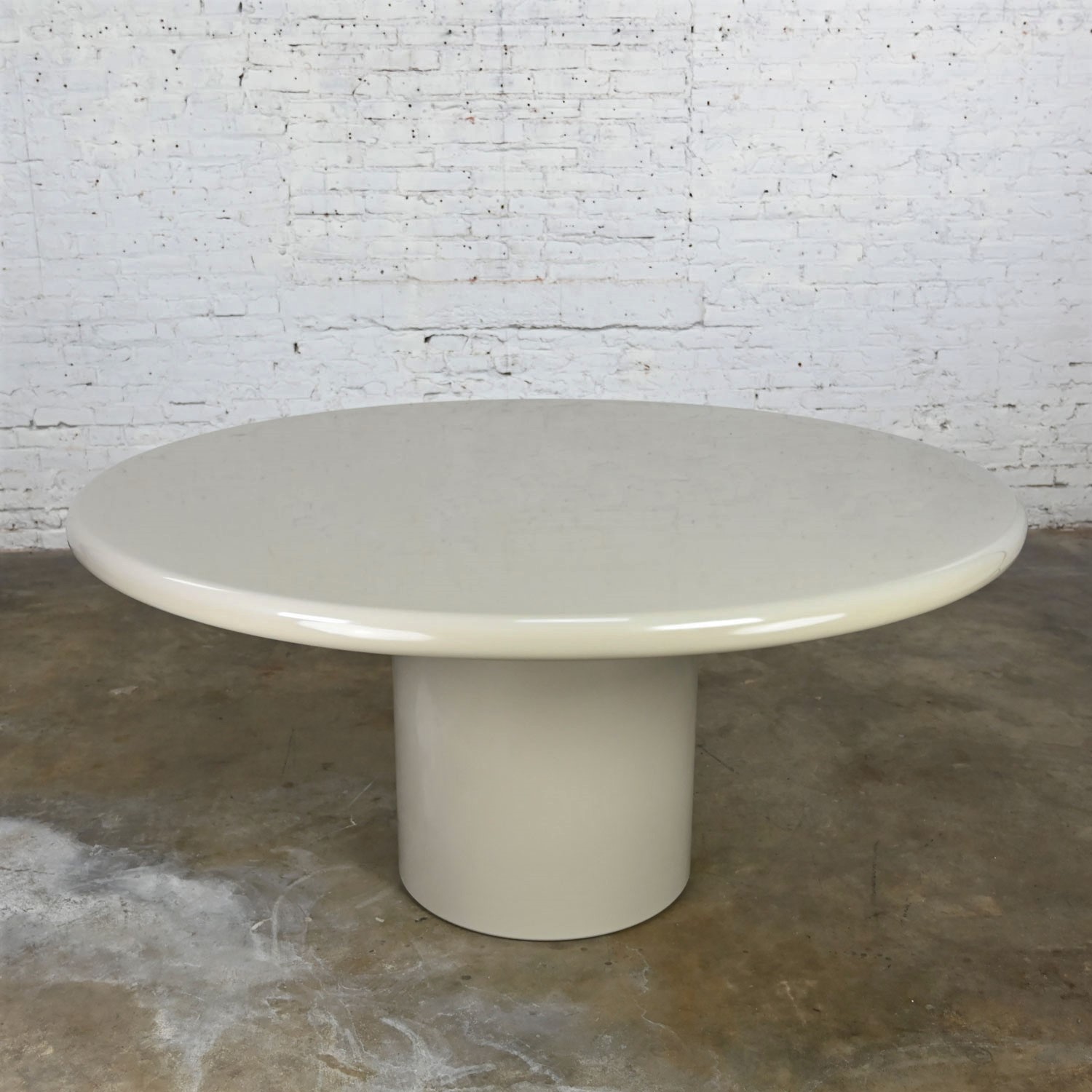 Large 60" Round Postmodern Light Gray Lacquered Composite Dining Table Style Karl Springer