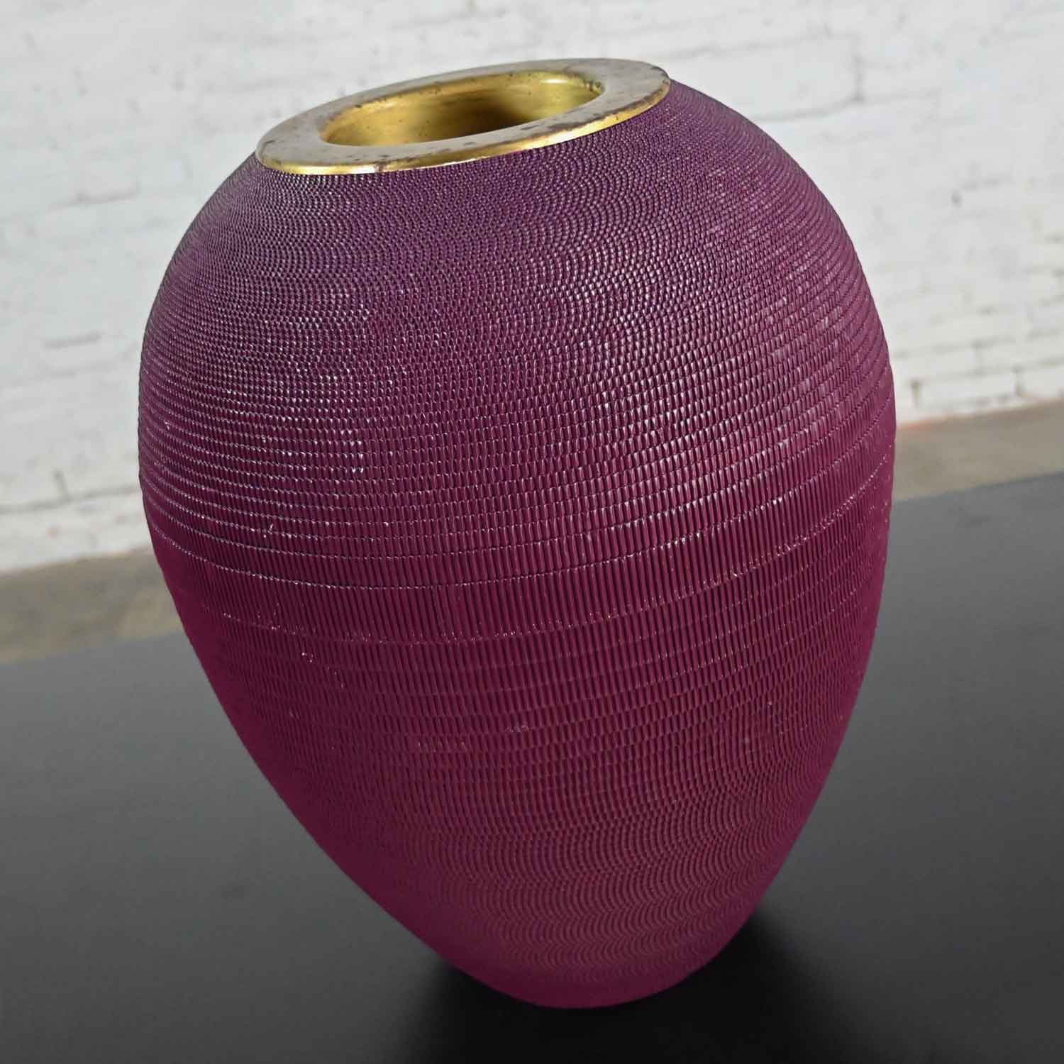 Vintage Modern Aubergine Corrugated Cardboard Large Urn Shape Floor Vase Style of Gregory Van Pelt Flute Lamp