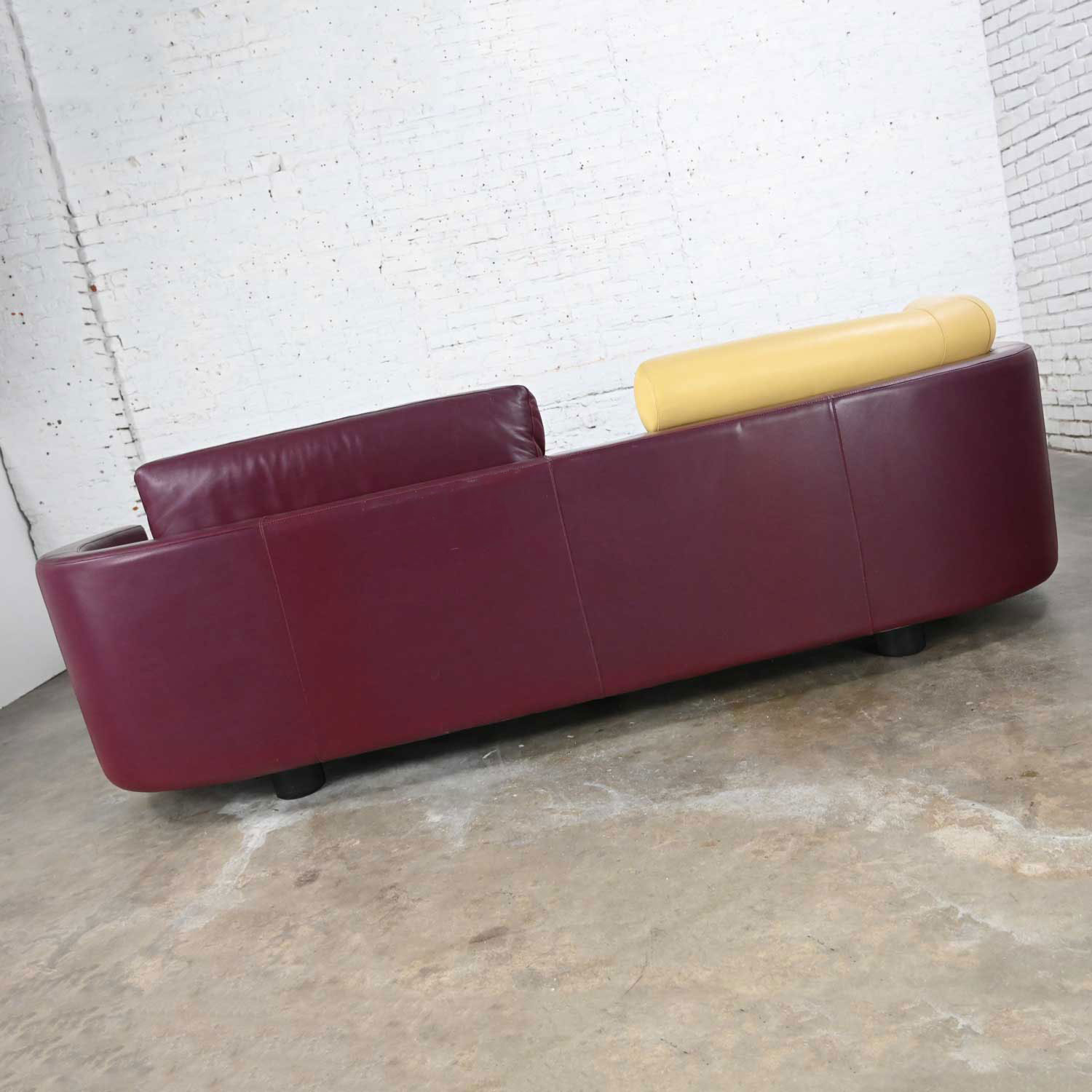 Postmodern Italian Molto + Di Maroon Leather Sofa by Ammannati & Vitelli for I 4 Mariani