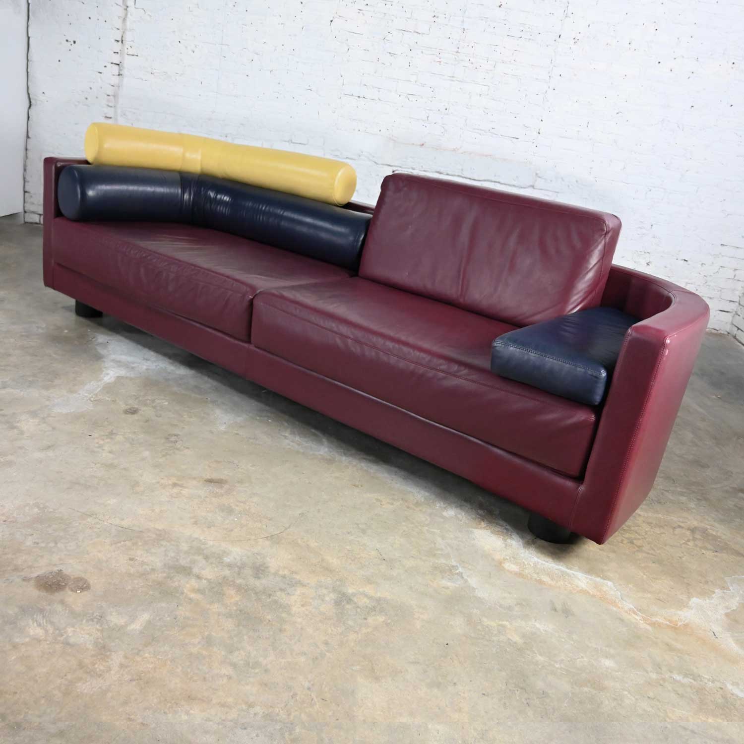 Postmodern Italian Molto + Di Maroon Leather Sofa by Ammannati & Vitelli for I 4 Mariani