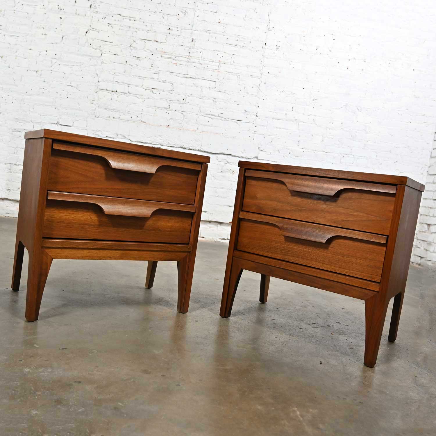 Vintage Mid Century Modern Johnson Carper Fashion Trend Pair of Walnut Nightstands or End Tables