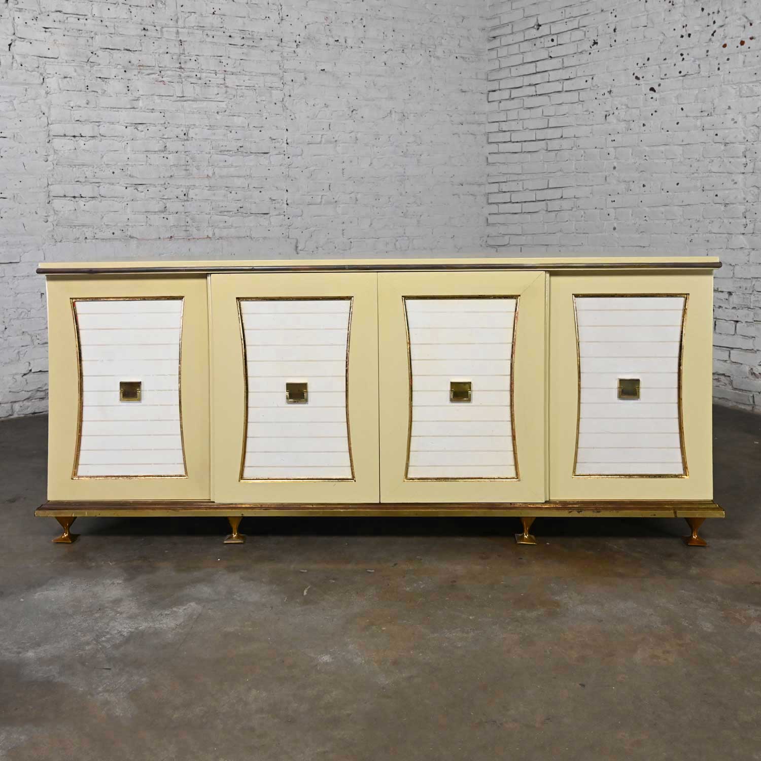 Mid-20th Century Hollywood Regency Credenza or Dresser by Renzo Rutili for Johnson Furniture