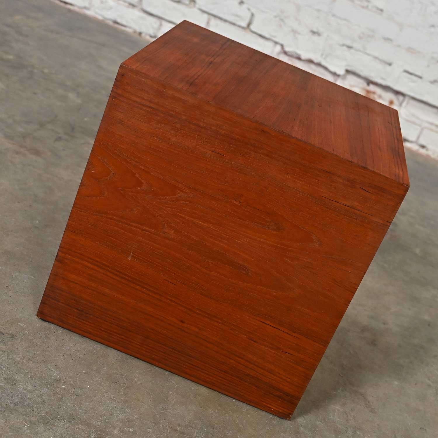 Mid-20th Century MCM to Scandinavian Modern Teak Veneer Cube Side or End Table
