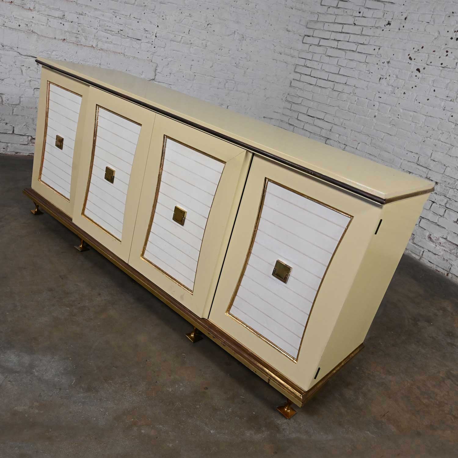 Mid-20th Century Hollywood Regency Credenza or Dresser by Renzo Rutili for Johnson Furniture