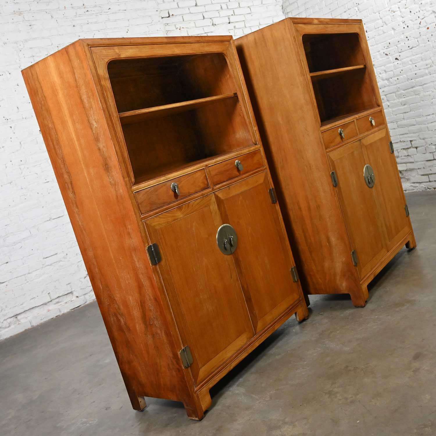 Pair 1950’s Asian Style Baker Furniture Far East Collection by Michael Taylor Natural Elmwood Colonnade Cabinet