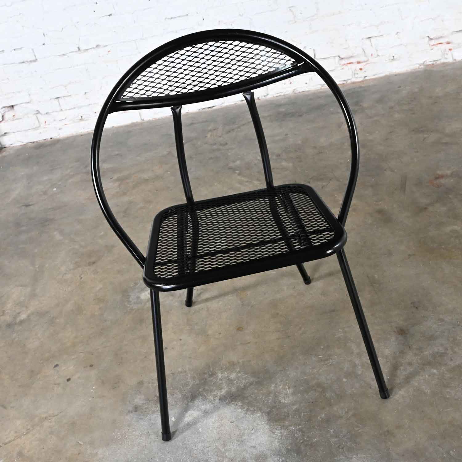 1960’s MCM Black Painted Outdoor Set of 4 Folding Chairs Attr to Salterini Rid-Jid Hoop Chair & Round Dining Table