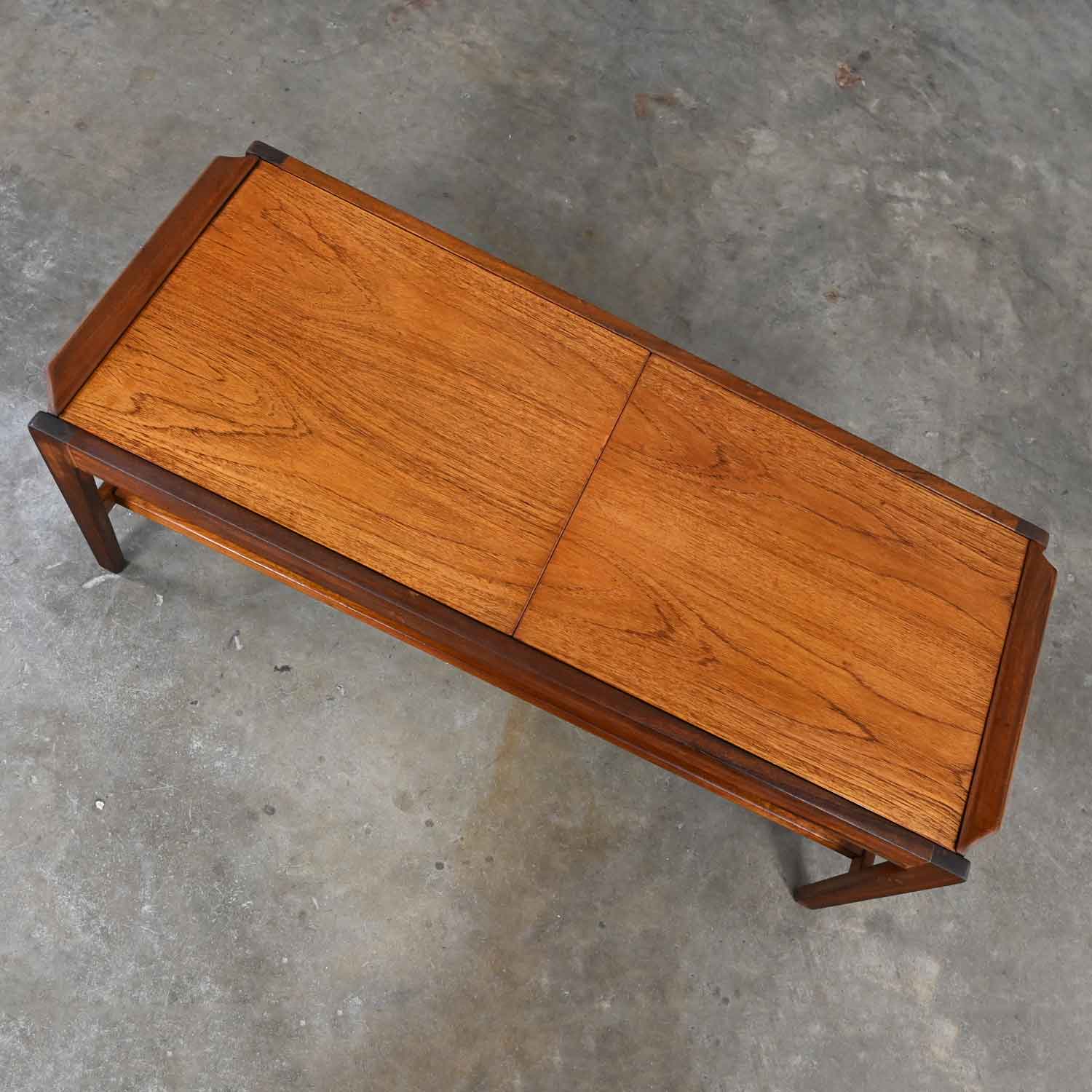 1960’s MCM Scandinavian Modern Style Teak Extending Coffee Table Sliding Top Attributed to Remploy