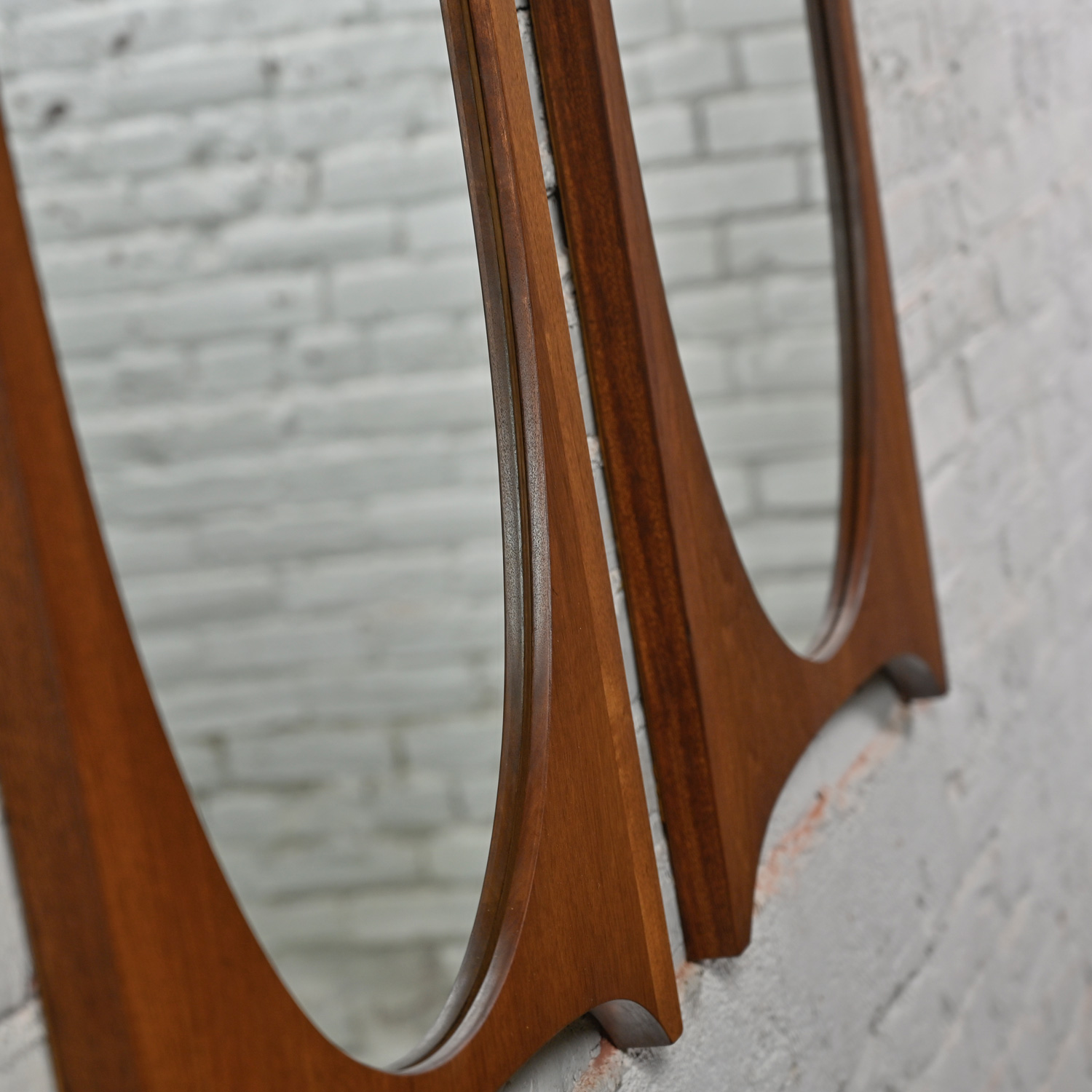 Mid-Century Modern Brutalist Brasilia Single Arch Mirrors 6130-01 Broyhill Premier Series Walnut a Pair