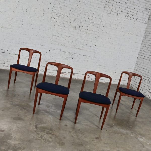 1960’s Mid Century Scandinavian Modern Teak Dining Chairs Attributed to Johannes Andersen Juliane Chair set of 4