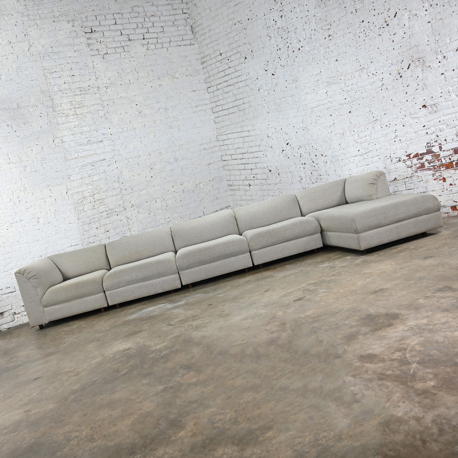Late 20th Century Modern Modular Sectional Sofa 5 Pieces with Chaise Gray Tweed Fabric