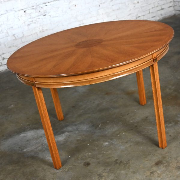 1960-1970’s Chinoiserie Hollywood Regency Round Extension Dining Table Tamerlane Collection by Thomasville w/2 Leaves