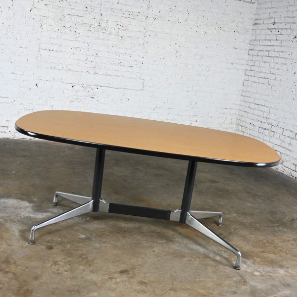 MCM Eames Herman Miller Racetrack Oval Conference or Dining Table Black & Aluminum Universal Segmented Base & Blonde Laminate Top