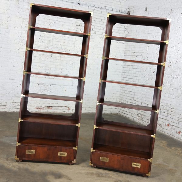 Late 20th Century Pair Henredon Campaign Style Walnut Bookcases Display Cases or Shelves with Brass Details
