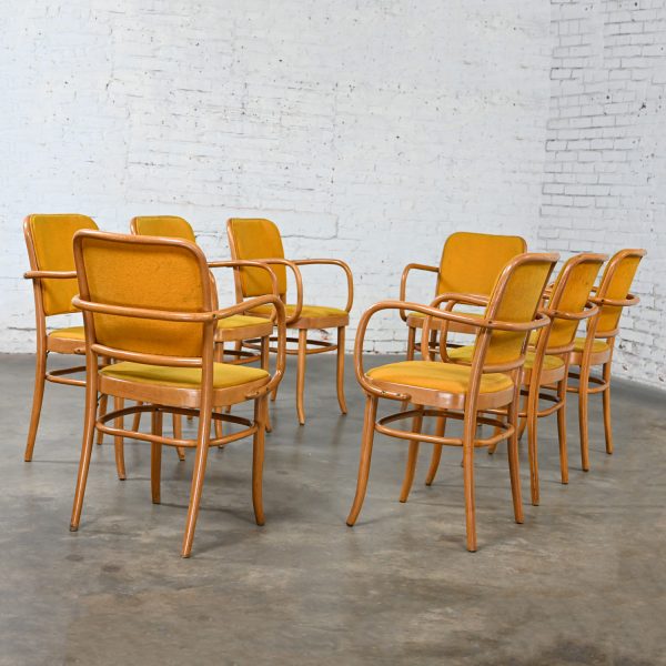 8 Armed Late 20th Century Bauhaus Beech Bentwood Josef Hoffman Prague 811 Dining Chairs Style of Thonet