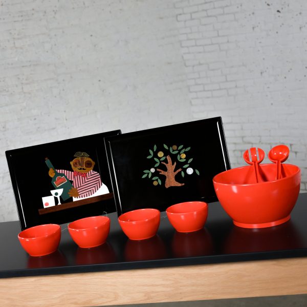 Mid-20th Century Mid-Century Modern Pair Couroc Trays & Orange Vintage Plastic Salad Serving Set