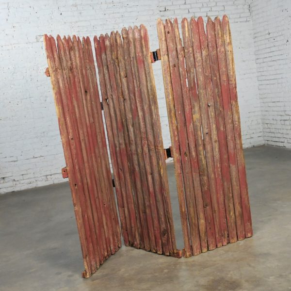 20th Century Rustic Red & Natural Distressed Manchester Picket Fence 3-Panel Folding Screen