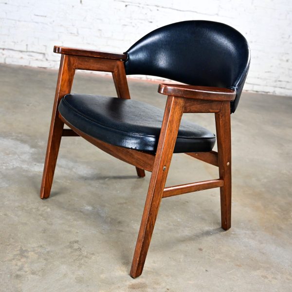 Mid-20th Century Mid Century Modern Madison Furniture Single Oak Armchair with Oak Frame & Black Vinyl