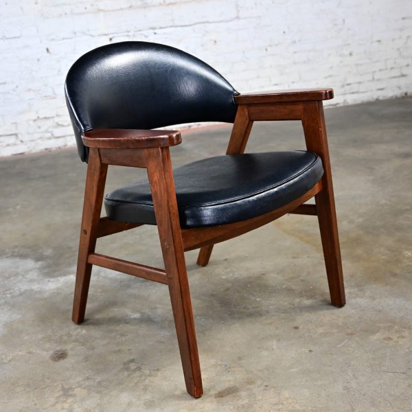 Mid-20th Century Mid Century Modern Madison Furniture Single Oak Armchair with Oak Frame & Black Vinyl