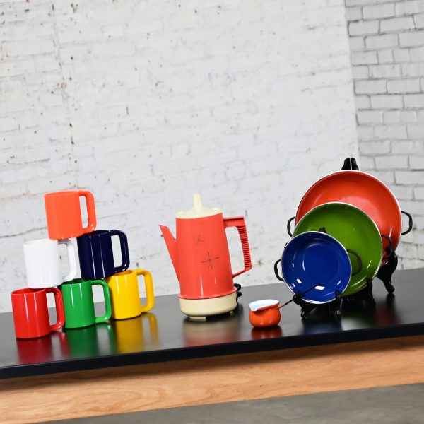 Mid-20th Century Enameled Cookware Orange Regal Poly Perk Coffee Pot & 6 Plastic Mugs a Set