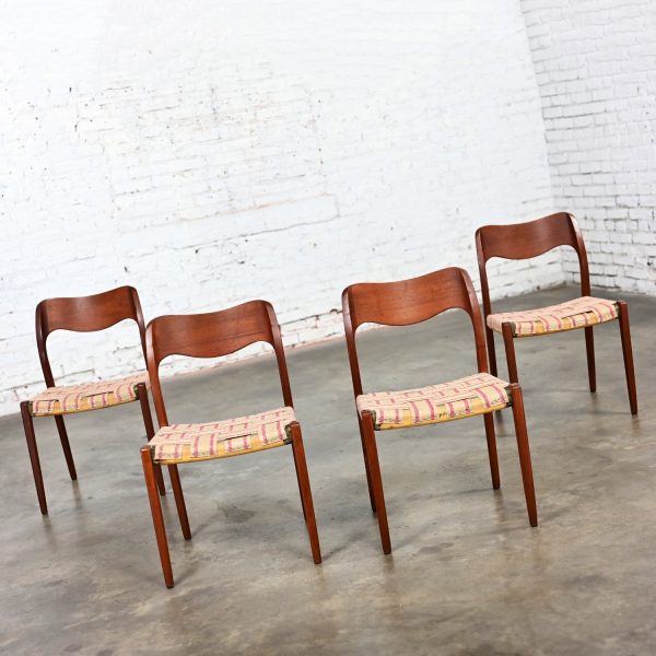 Neils O Moller Scandinavian Modern Model 71 Teak Dining Chairs by J.L. Mollers Mobelfabrik Set of 4 Unupholstered