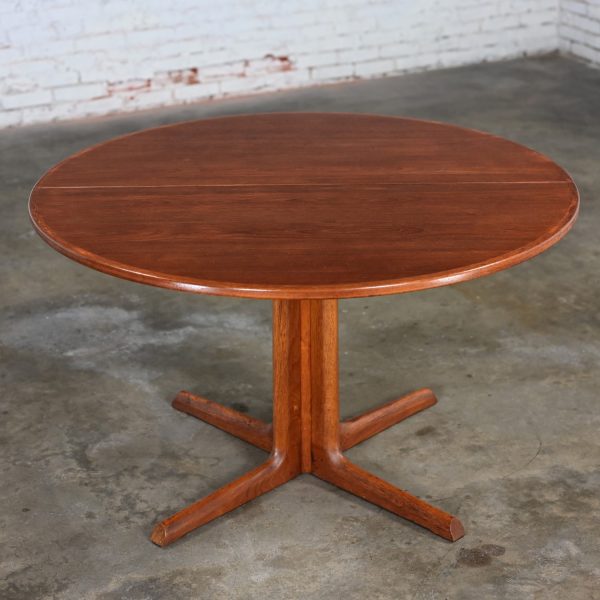 1960’s Scandinavian Modern Gudme Mobelfabrik Teak Expanding Dining or Conference Table