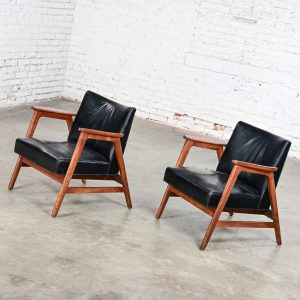 Pair Mid-20th Century Mid Century Modern Gunlocke Armchairs Black Leather with Walnut Frames