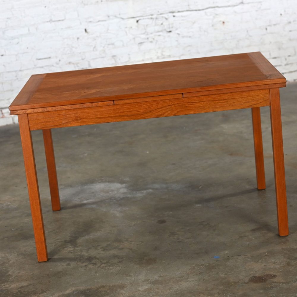 1970’s Scandinavian Modern D Scan Teak Draw Leaf Expanding Dining Table