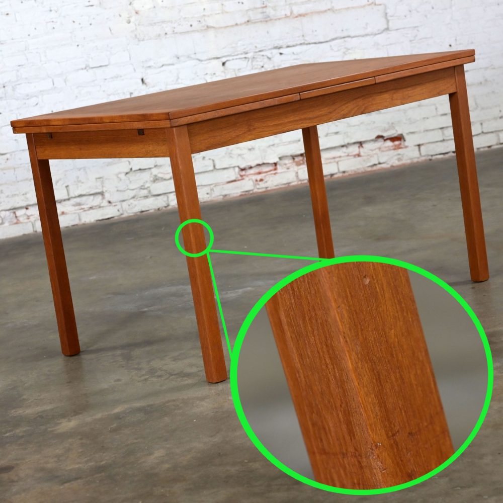 1970’s Scandinavian Modern D Scan Teak Draw Leaf Expanding Dining Table