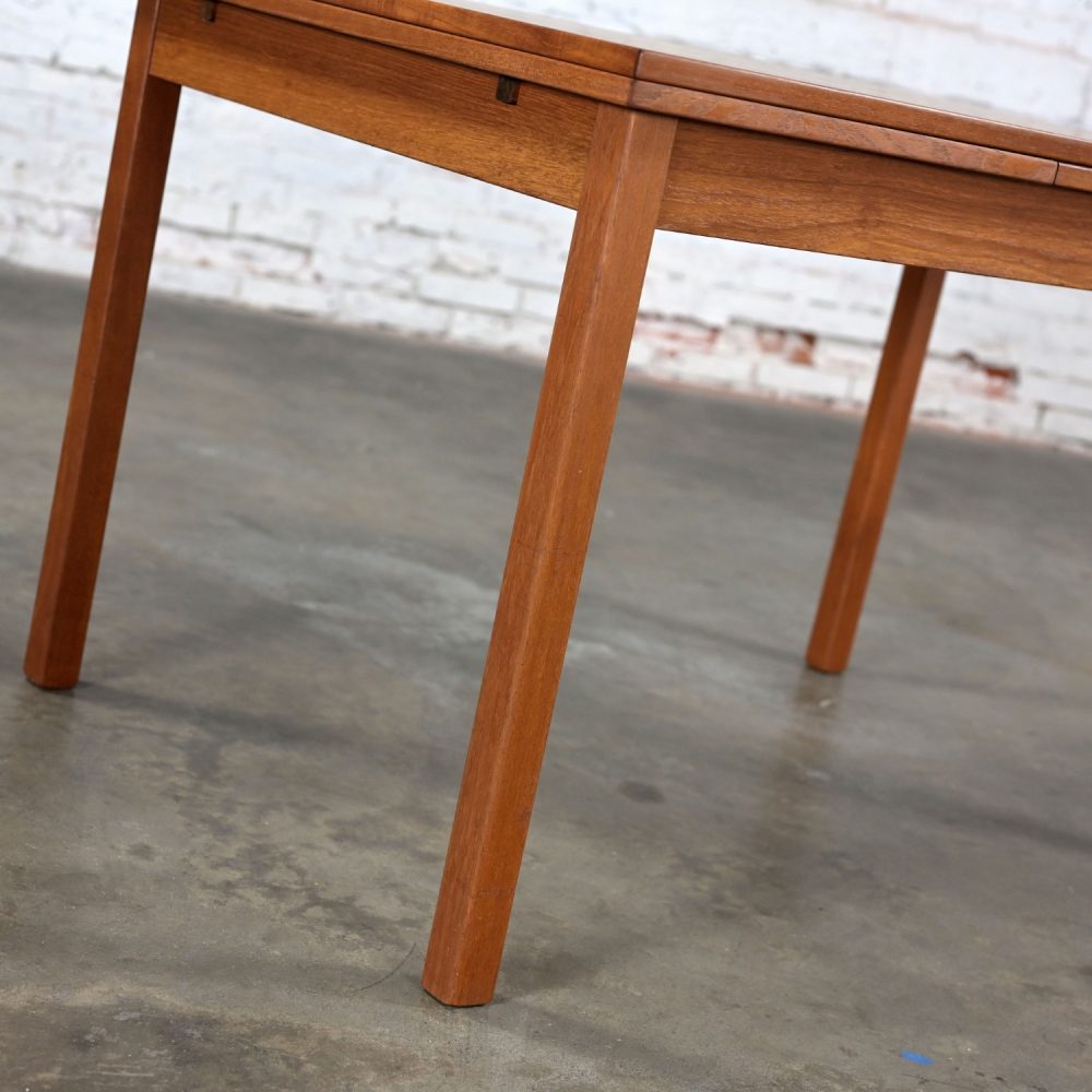 1970’s Scandinavian Modern D Scan Teak Draw Leaf Expanding Dining Table